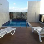 Apt 2 quartos acomoda 10 pessoas a 450 metros da praia de Jatiúca